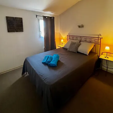 Apparemment 4 Personnes 449 Les Jasses De Camargue *